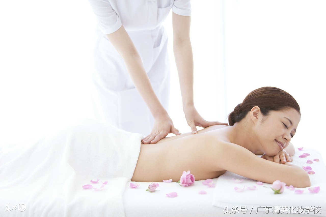 美容师月薪3000,美容师收入一般是多少