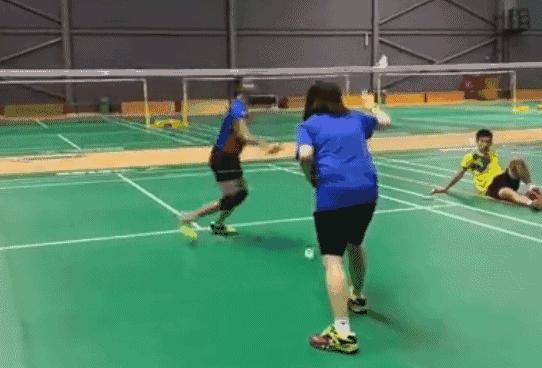 羽毛球双打前封后攻教学视频,羽毛球双打由攻转守如何退防