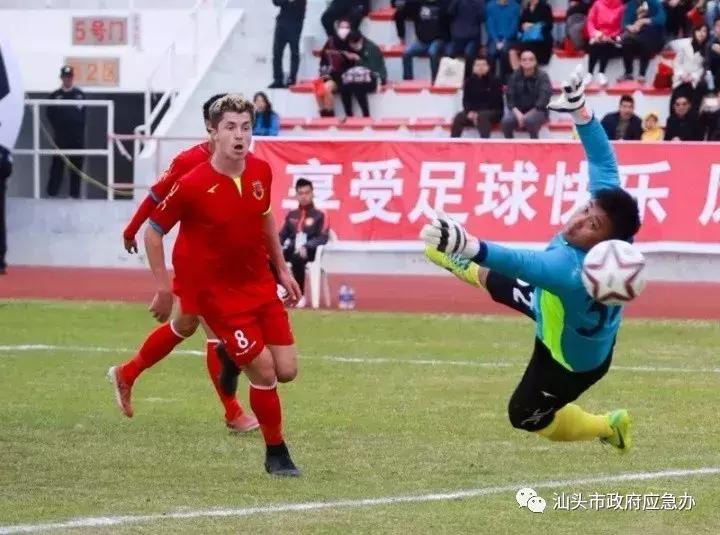 疯狂打call演唱,汕头雄狮第一支球队