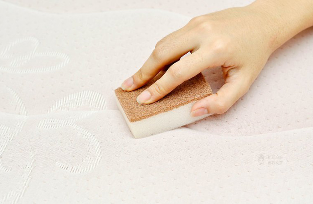 宝宝在床垫上尿尿了怎么处理,宝宝棉被上尿尿怎么处理