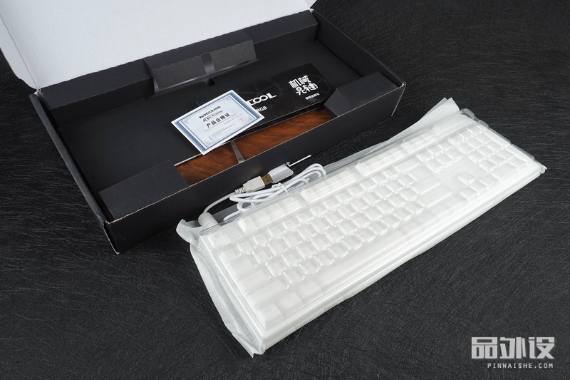 凯酷kc104rgb机械键盘多少钱,凯酷104黑轴机械键盘