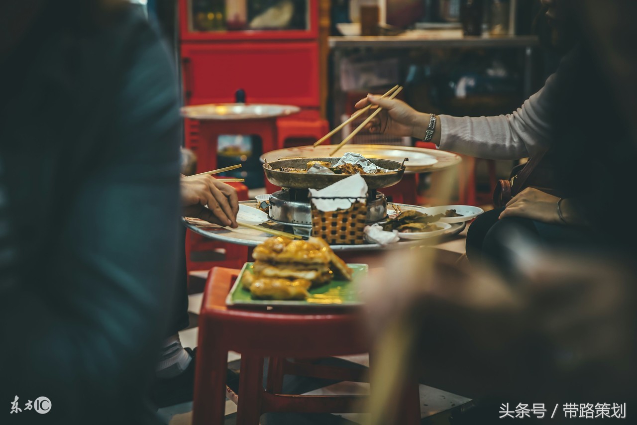 餐厅打工老板不发工资有啥办,餐厅员工不干一个月工资怎么处理