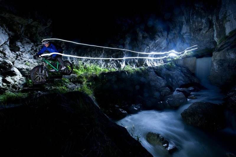 骑行手电加热,骑行手电适合黄光还是白光