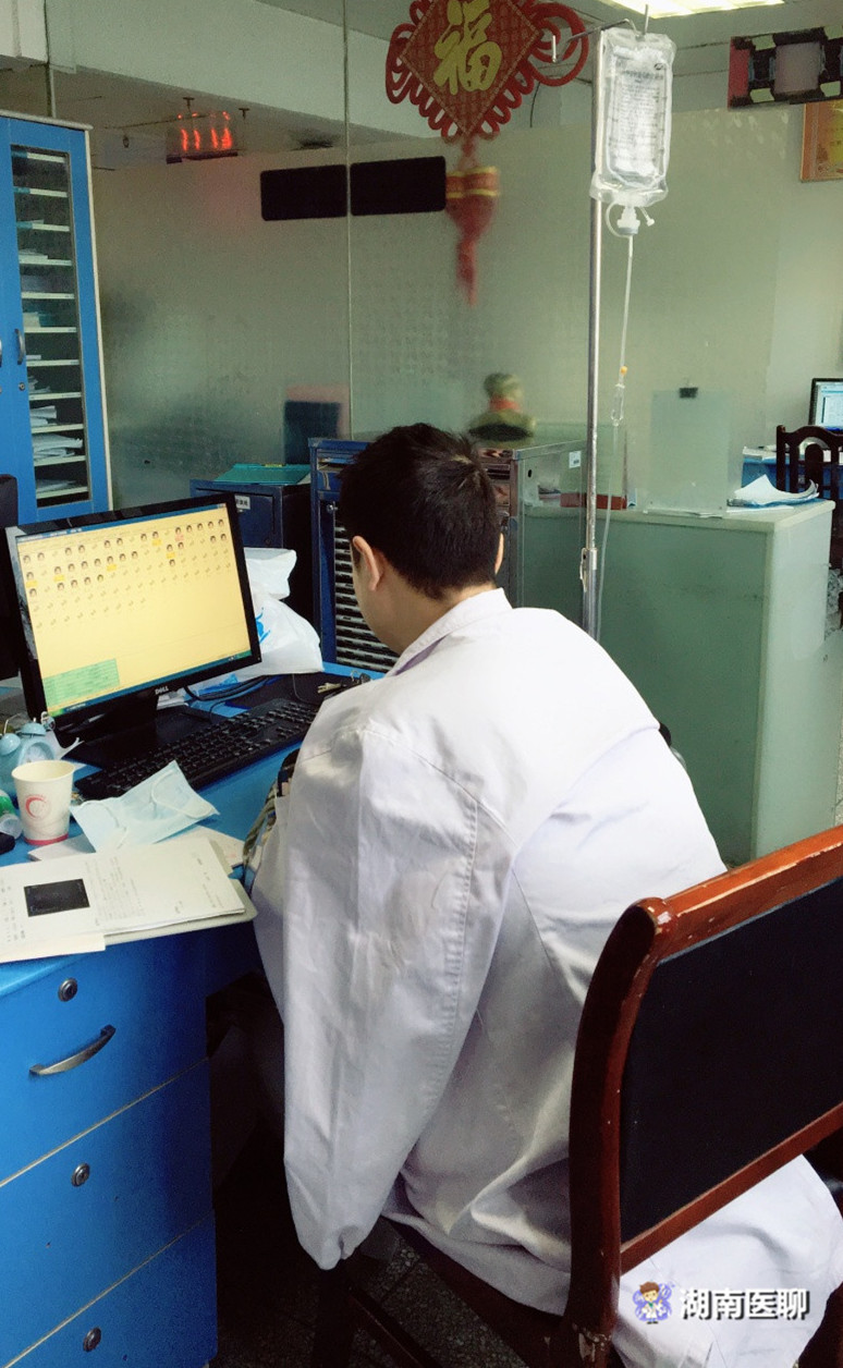 坚守一线的医护人员,带病坚守岗位的儿科医生事迹简短