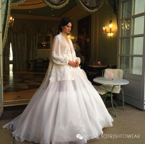 流行穿什么红色婚纱结婚好看,2020最流行的婚礼婚纱款式