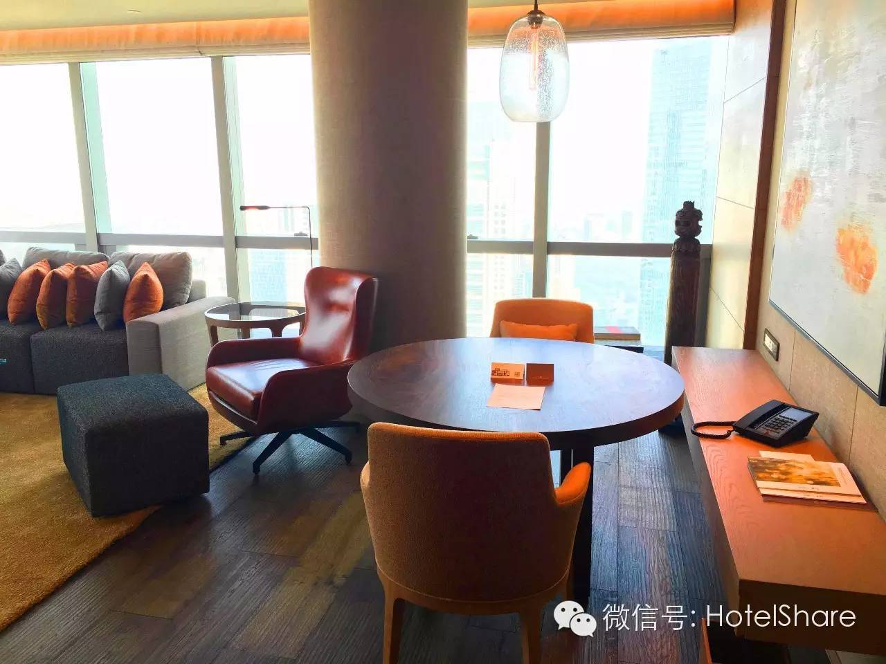 63楼泳池望月、70楼酒吧摘星，广州柏悦|探店首发