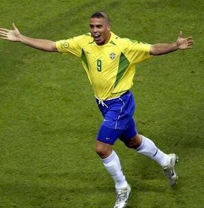 图说最让80后魂牵梦绕的五大足球巨星青春不曾褪色!