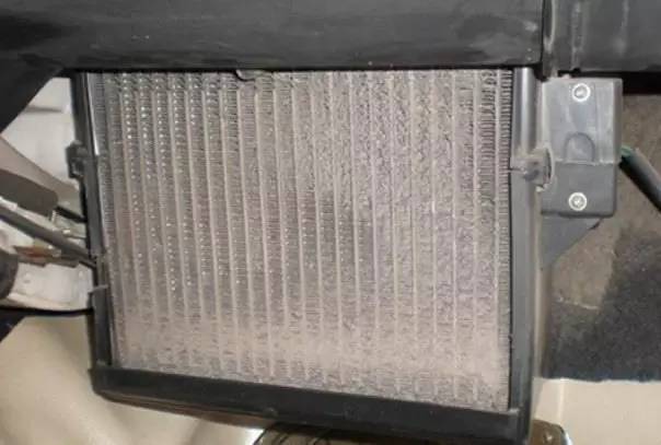 开空调内循环车里有异味,车里开空调有异味怎么解决