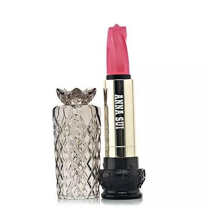 挑一款女王气Max的大红色的唇膏！