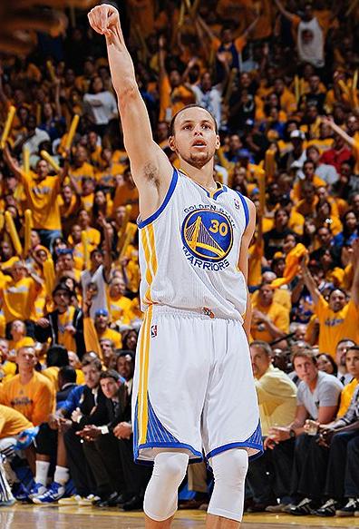 三年前的库里,库里四年前的视频