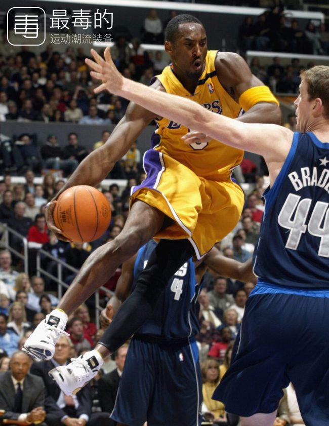 回顾科比上脚战靴,传奇落幕科比