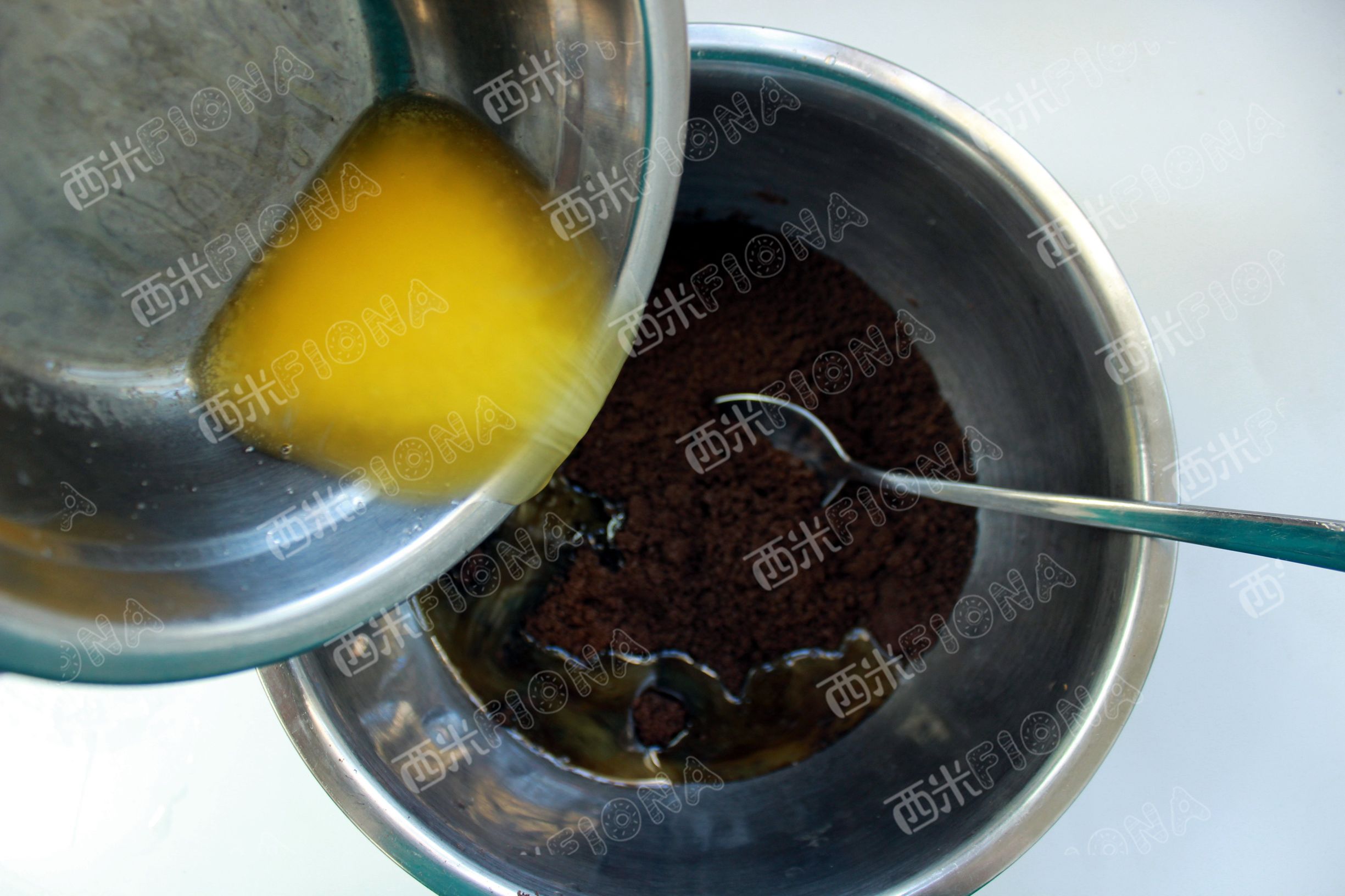 在家用小烤箱做蛋糕最简单的方法,如何不用烤箱做蛋糕最简单的方法