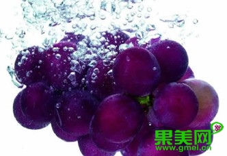 舌尖上的*疆新**:美丽黑色系——黑加仑葡萄你一定不知道这些