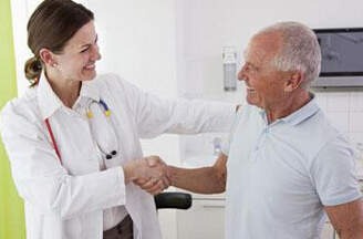 脑卒中引起的偏瘫要多久才能康复,脑卒中患者居家康复训练方法分享