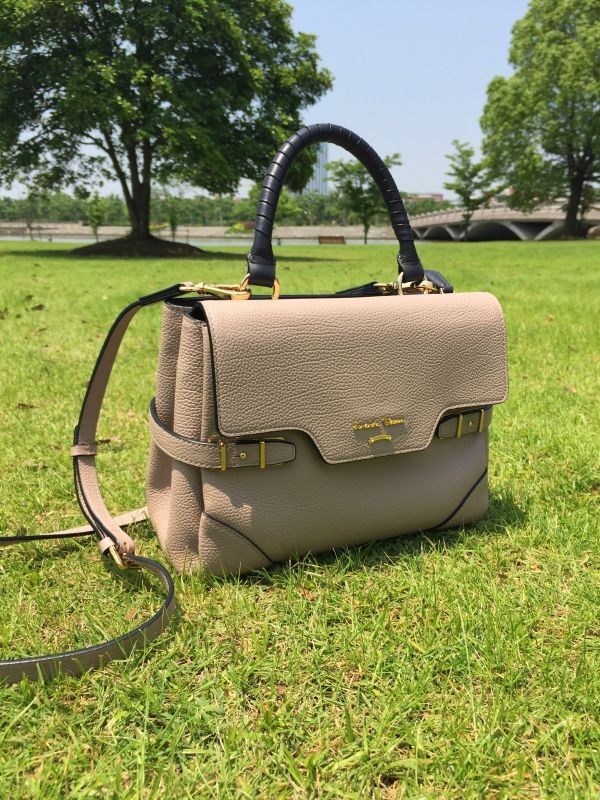 每天想带八百件东西出门,每天都想出去旅行