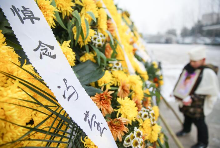 冯莹追悼会,脑瘤女孩冯莹的追悼会现场