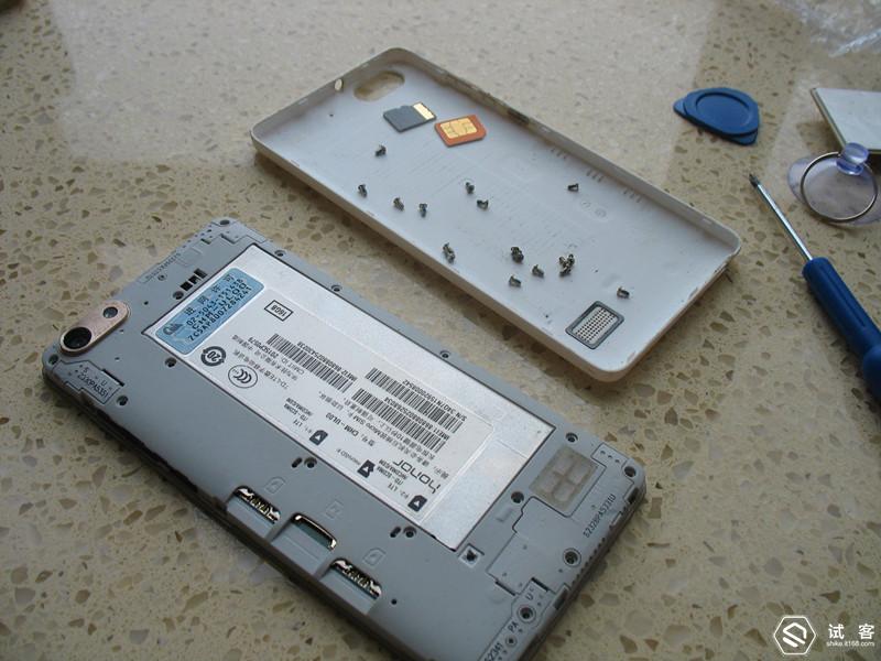 大吉大利今晚给手机更换电池！