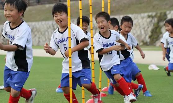 中日足球的差距对比视频,中日足球差距有多大