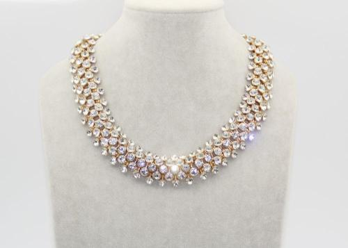 水晶饰品的戴法,手镯和手链以及戒指的佩戴技巧