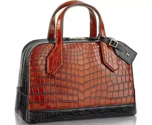 听我一句劝，把你浪费的钱买玉吧！不需十年，三年以后你回头来看