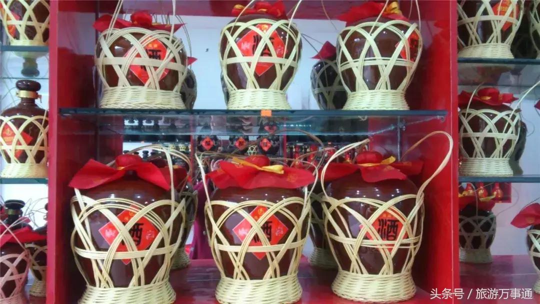 来新市古镇感受浓浓的年味,新春走基层古镇寻风情年味扑面来