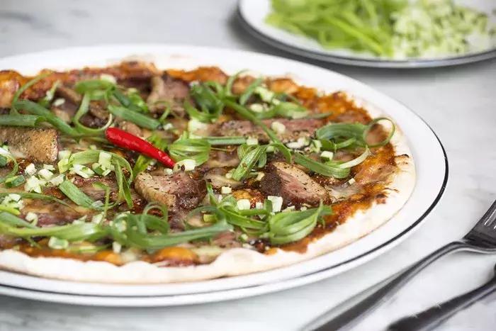 芝士味超级浓郁的披萨推荐,南京必打卡的餐厅栖霞区