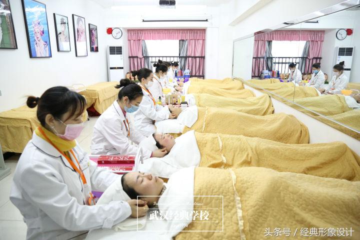 武汉学化妆去哪个培训机构好,武汉学化妆美容哪个学校好