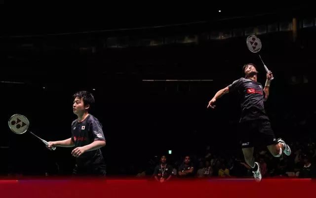 蔡赟双打接发球姿势及站位,蔡赟说杀球谁厉害