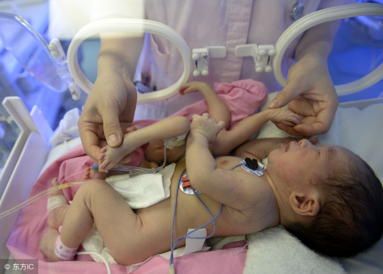 5岁女儿医院抢救无效,5岁女儿得绝症父亲却不去看一眼