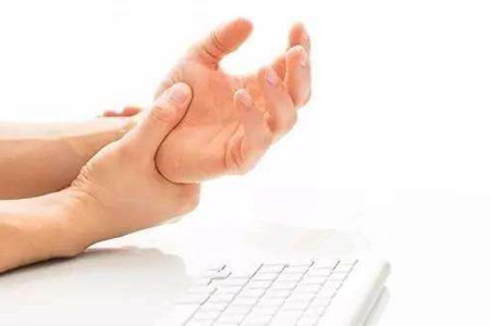 脑膜瘤手术后面部还是麻木,脑膜瘤手术后出现间歇性失语