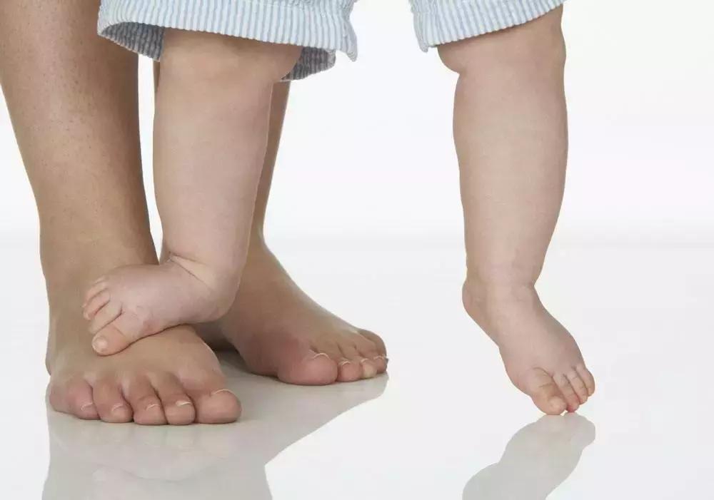 摇晃孩子可以促进前庭功能发育吗,儿童前庭平衡转圈训练