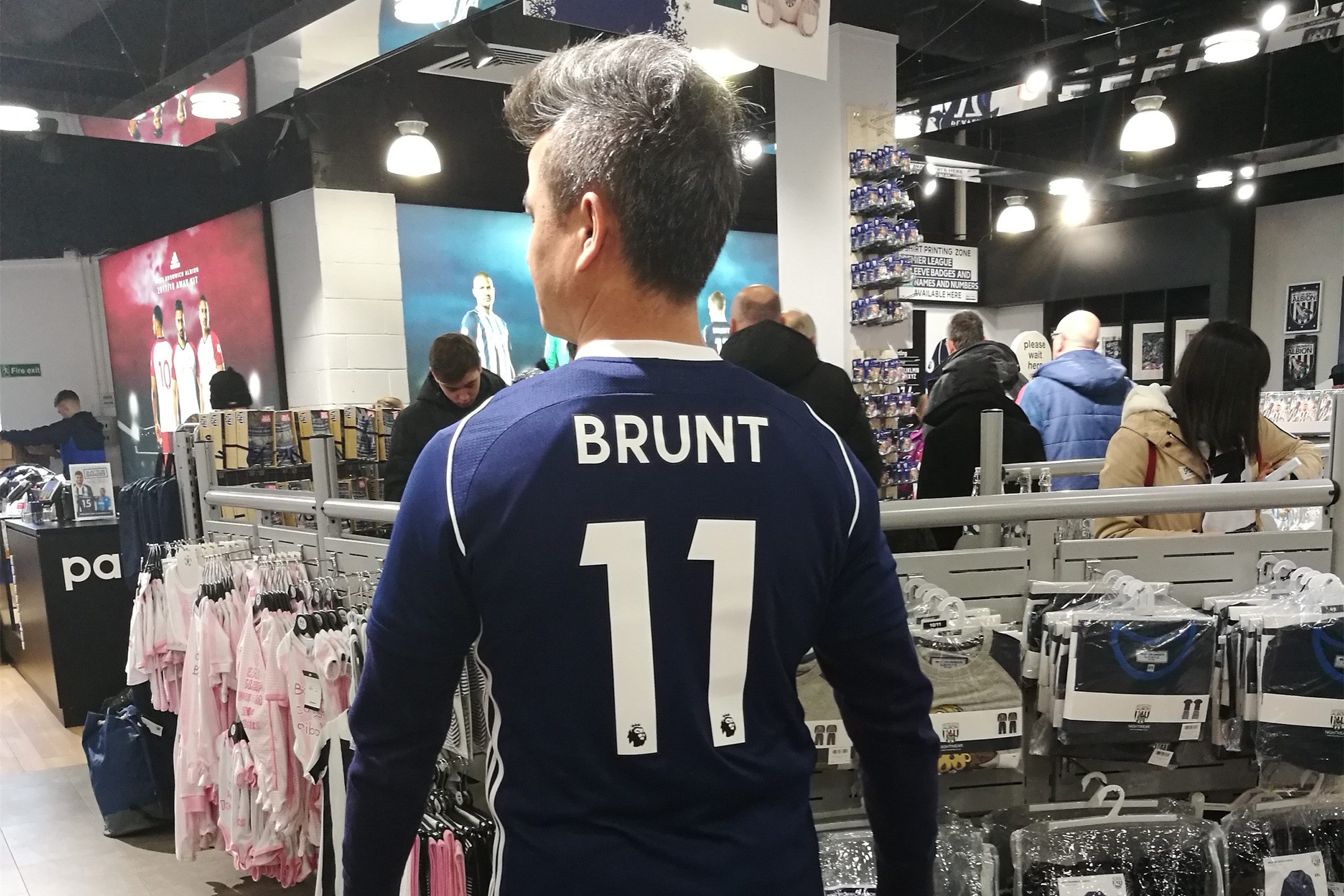 一周双赛风雨相随，中国球迷团观战西布朗