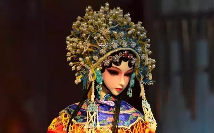 铅丝为骨骼,绢纱为肌肤,他用40年时间做出了最美“芭比娃娃”!