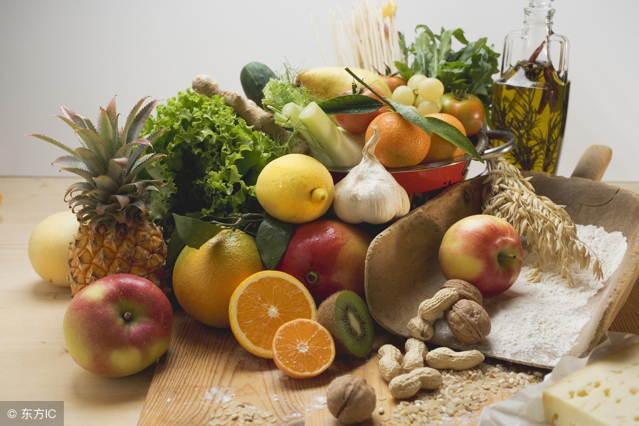 嫌吃水果麻烦，吃维生素片就能解决问题吗？可能对身体还有害处