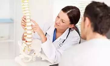 胸椎考虑有恶性病变的可能,胸椎病变导致下肢无力截瘫