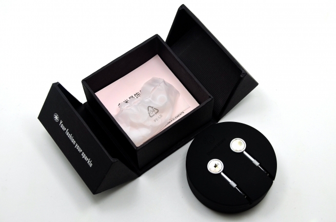 金属感十足的耳机,发光头戴式耳机测评