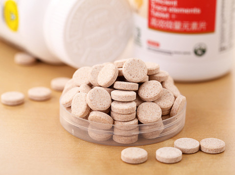 为什么狗对屎情有独钟,狗狗总是爱咬鞋子怎么办