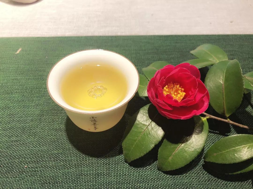 无论到哪里喝茶不能将就,喝茶的人不肯将就