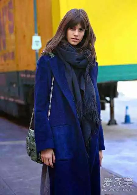 盘点一下今冬最in的围巾款式，轻松承包你冬季的所有时髦搭配
