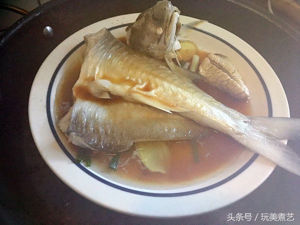 酱汁鱼简便做法,浇汁鱼家常做法清蒸