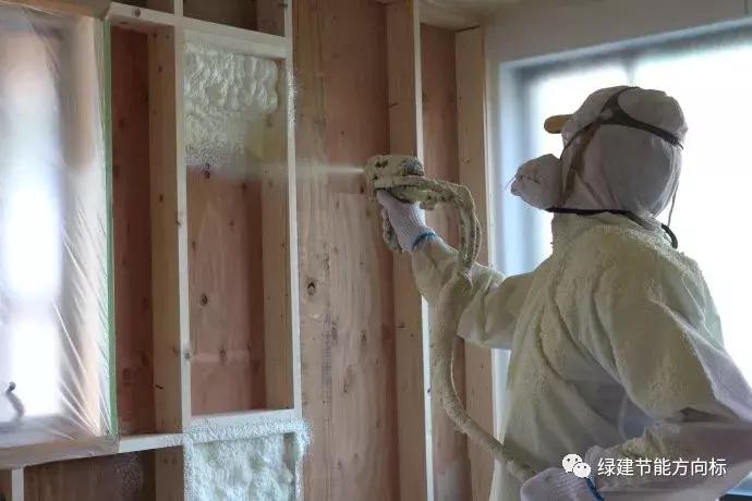 房间里特别冷而且很潮湿如何保温,顶楼冬天太冷怎么做保温