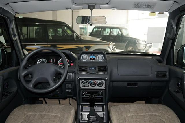 诞生于军工厂,仅卖11万,有人将它比作国产霸道,砸锅卖铁也要买