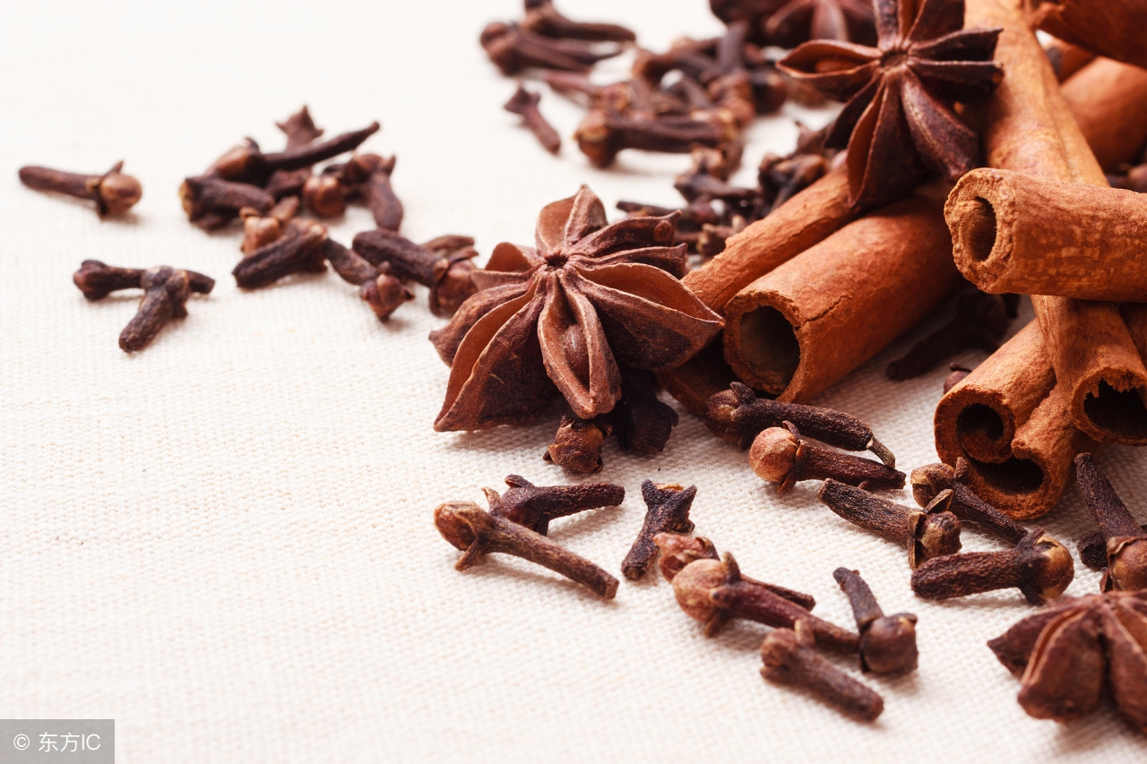 胃气上逆老打嗝的理疗方法,健康养生一招止住打嗝