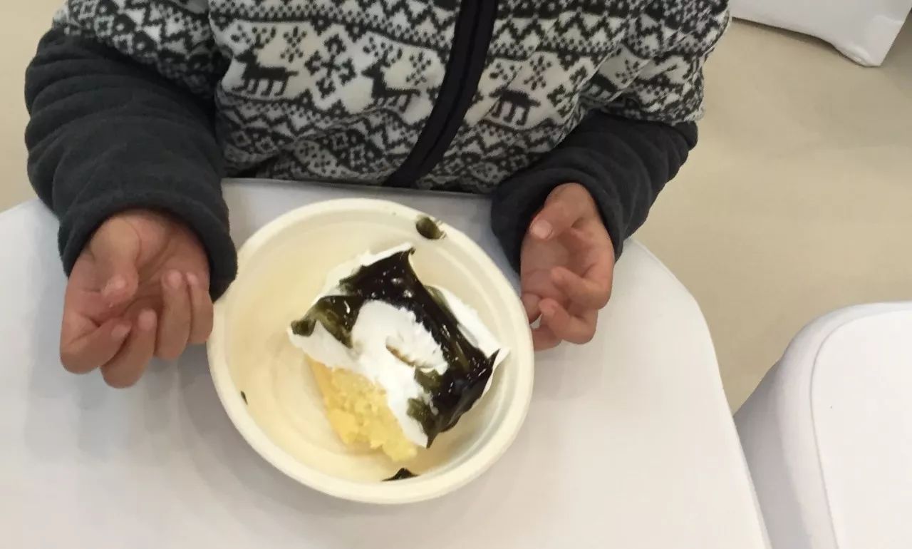 2.6米宝马logo大蛋糕，300人没有吃完