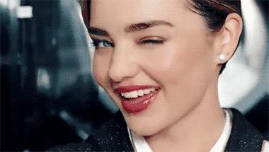 肤若白雪朱唇红,肤若白雪最美的图