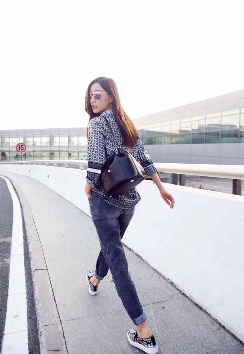 mk包包推荐网红款2022新款水桶包,mk包包推荐哪一款