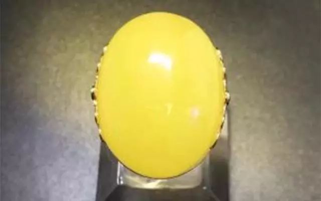 琥珀蜜蜡鉴别真假方法大揭秘,在家怎么鉴别琥珀蜜蜡真假的方法