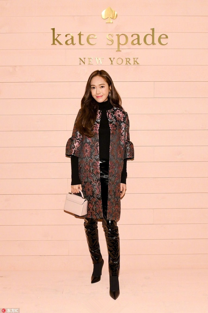 郑秀妍出席巴黎时装周2020年,郑秀妍巴黎时装周王者归来