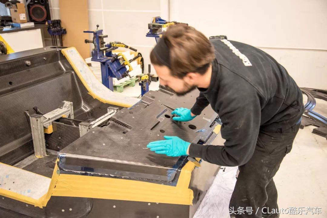 这是狂热技术崇拜者该有的样子——用胶水粘合的底盘P1