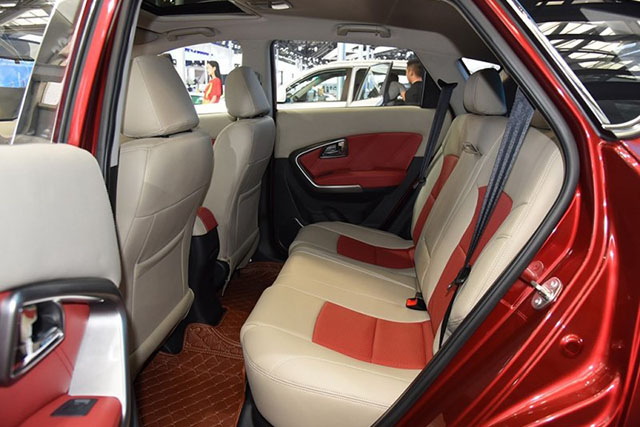 这车路上很少见，12月却比T700还卖的好，进店一看，原来只要7万